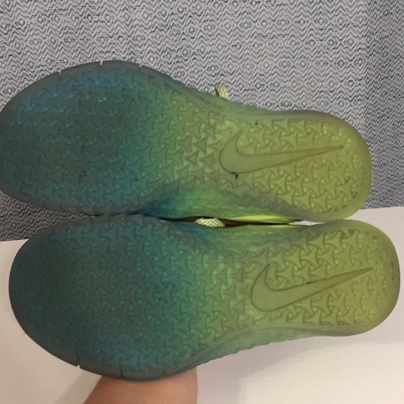 Women’s Nike Metcon 4 - Picture 7 of 8